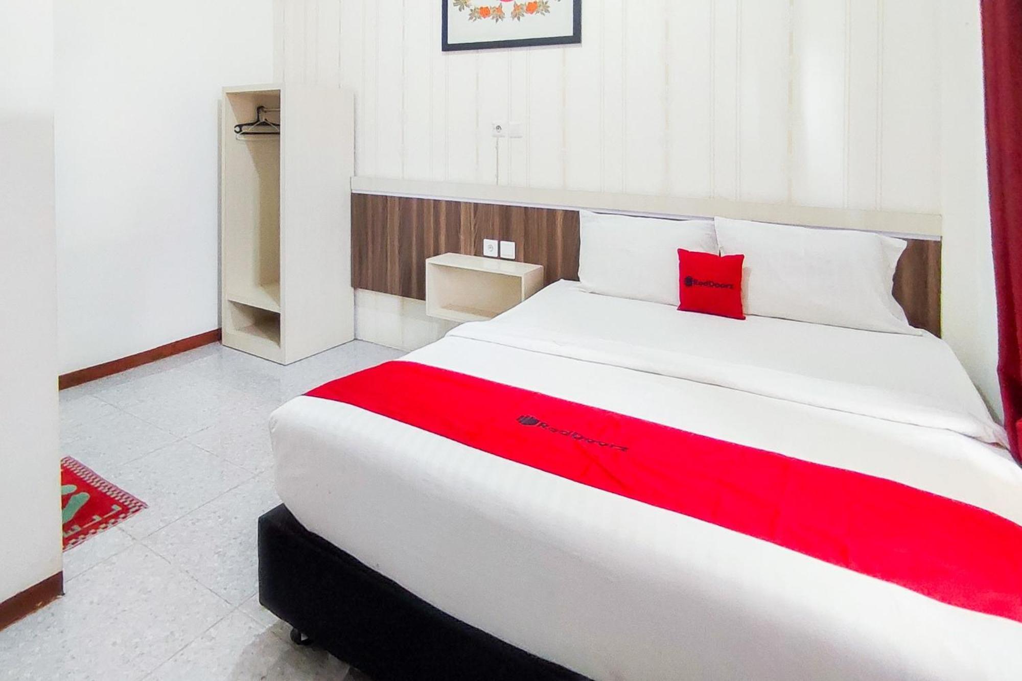 Reddoorz Syariah At Penginapan Eby Padang Exteriör bild
