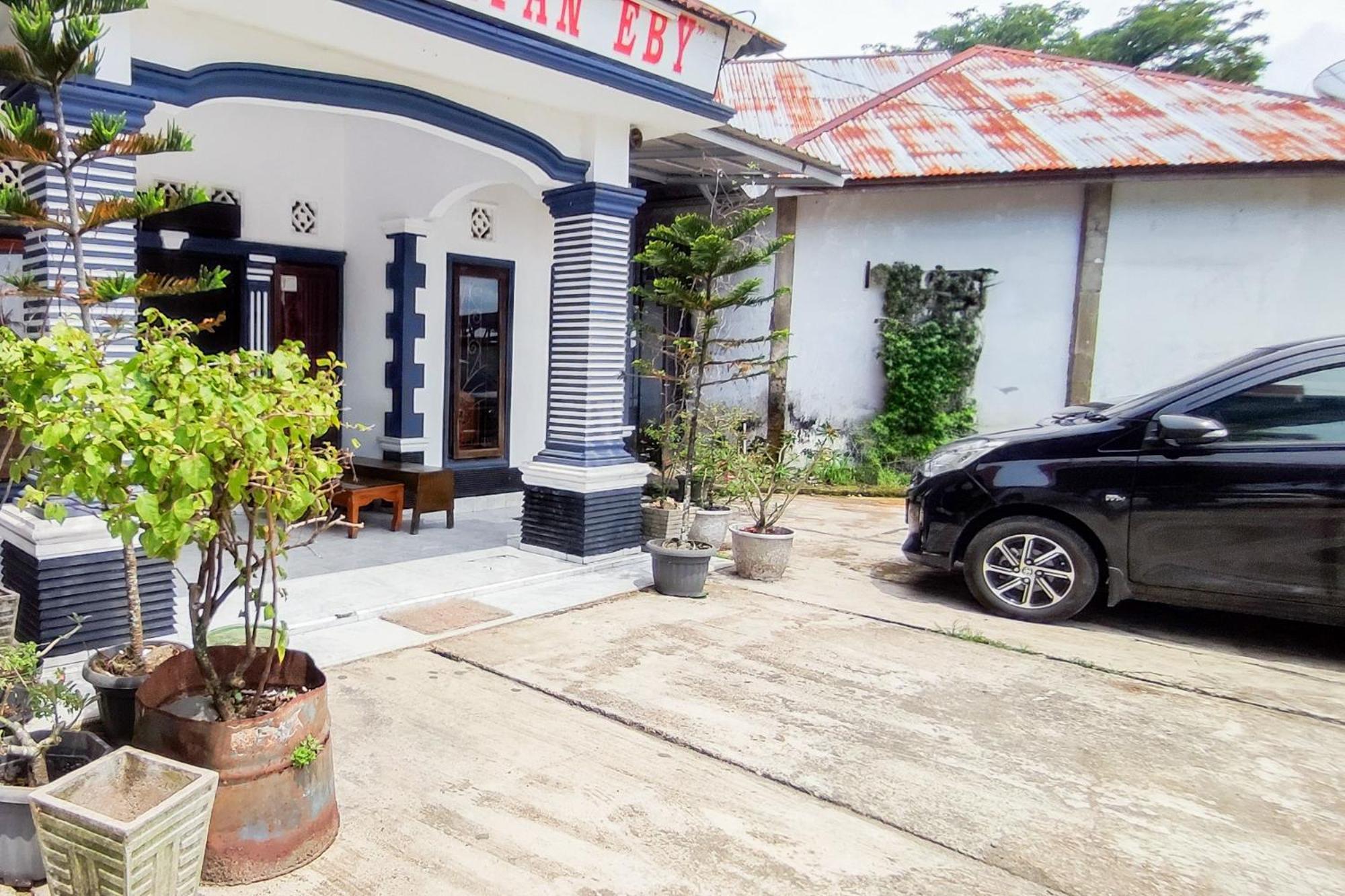 Reddoorz Syariah At Penginapan Eby Padang Exteriör bild