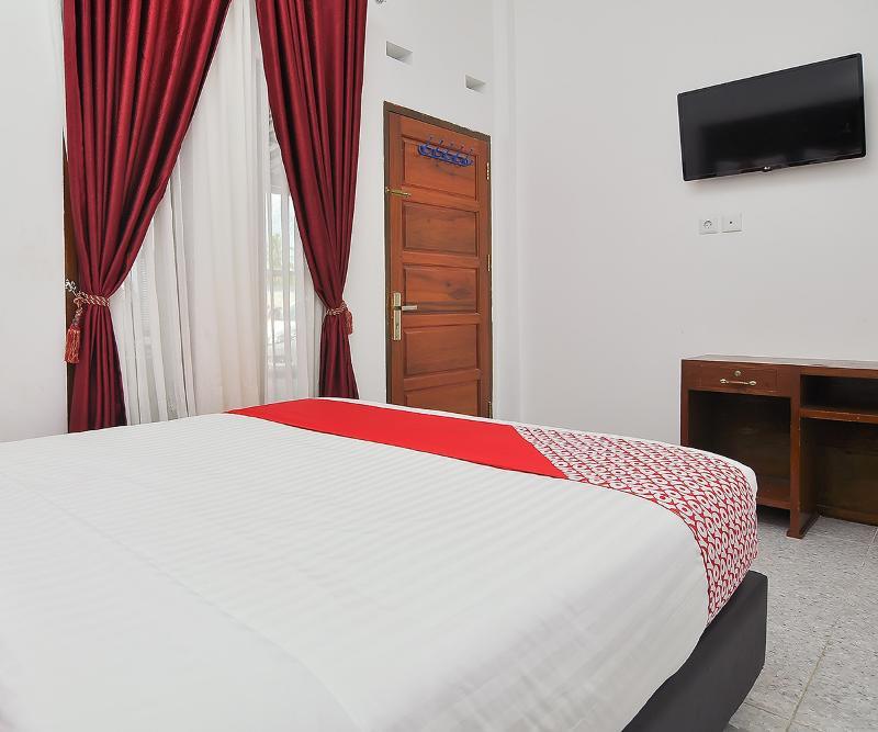 Reddoorz Syariah At Penginapan Eby Padang Exteriör bild